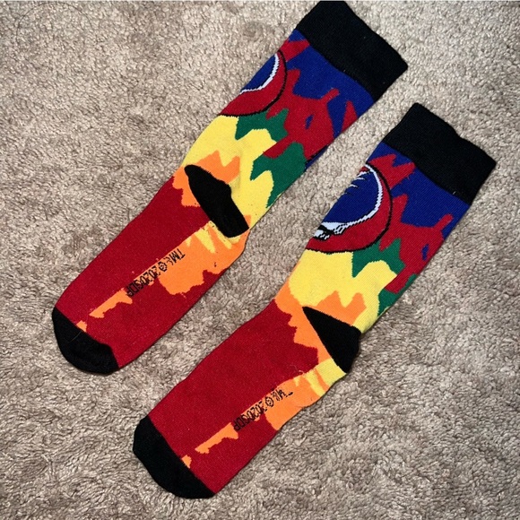 3/$25 🍄 Grateful Dead Patterned Skull Color Drip Fashion Crew Socks Unisex OSFA - Picture 6 of 6